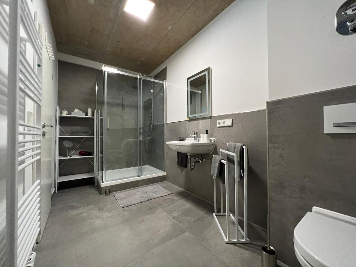 Apartment Air 16